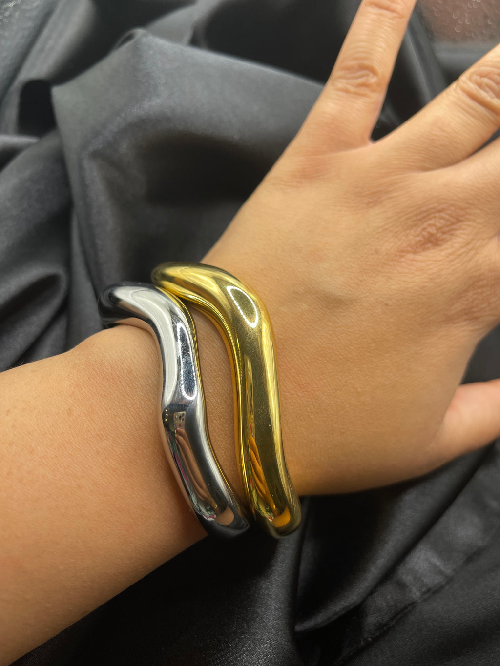 Wavey Bangle Set